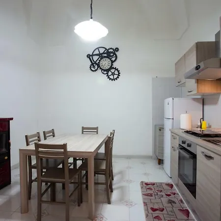 4sisters' Open Space Apartman Aradeo